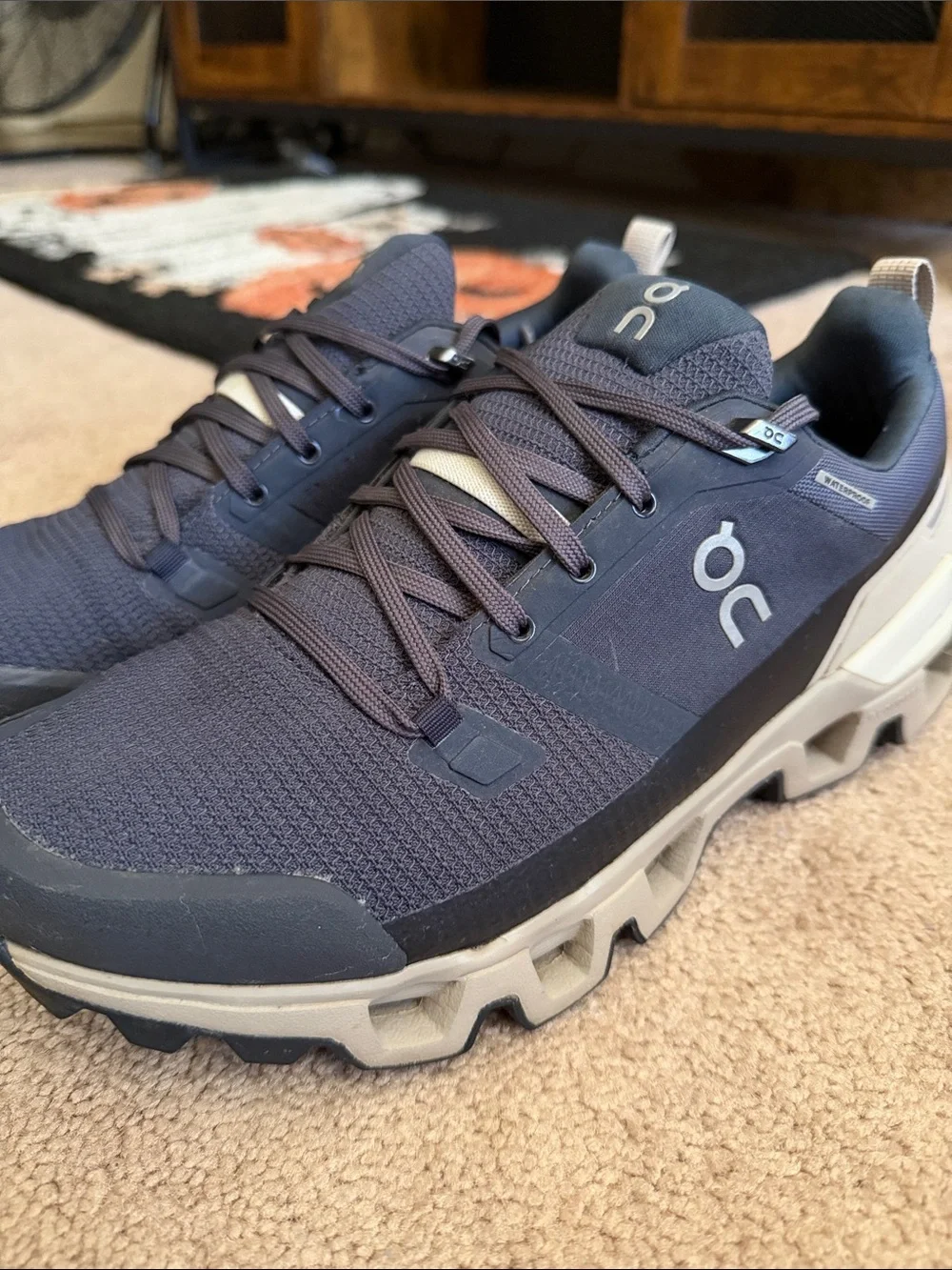 Excellent used condition- On Cloud Women's Cloudwander Waterproof Size 9 Navy